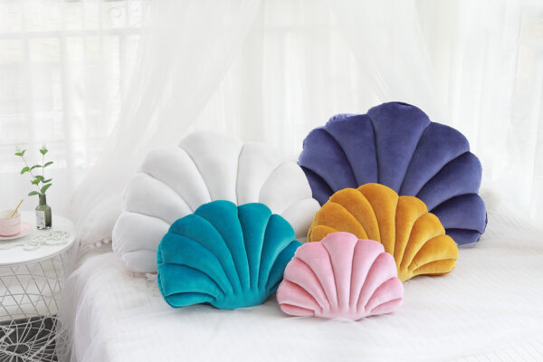 Shell-Shaped Pillow Cushion – Soft Plush Nap Pillow & Decorative Doll
